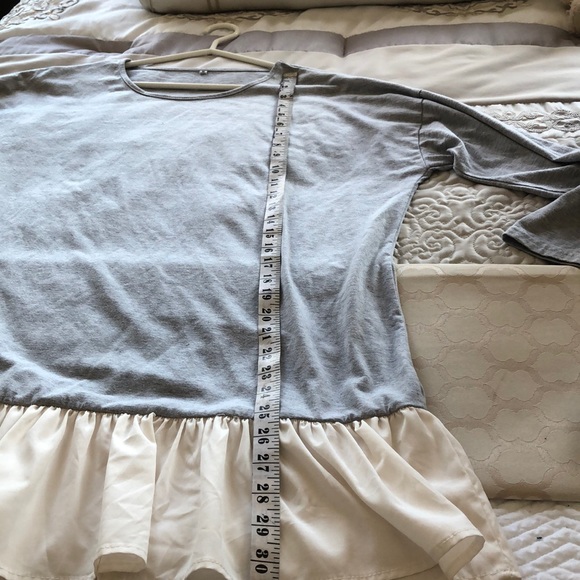 2/30🌻Super flowy, cute dress with white ruffle bottom - Picture 3 of 5